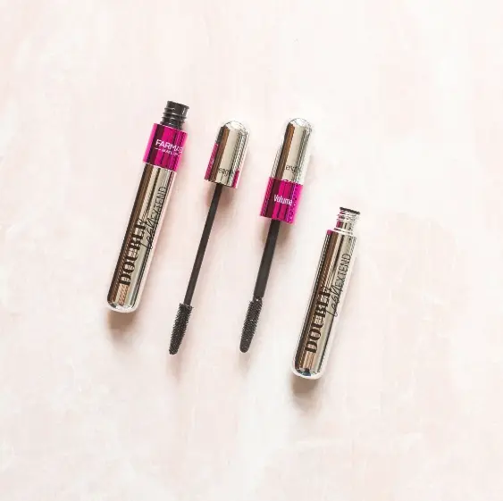 Przed i po użyciu tuszu do rzęs Double Lash Extend